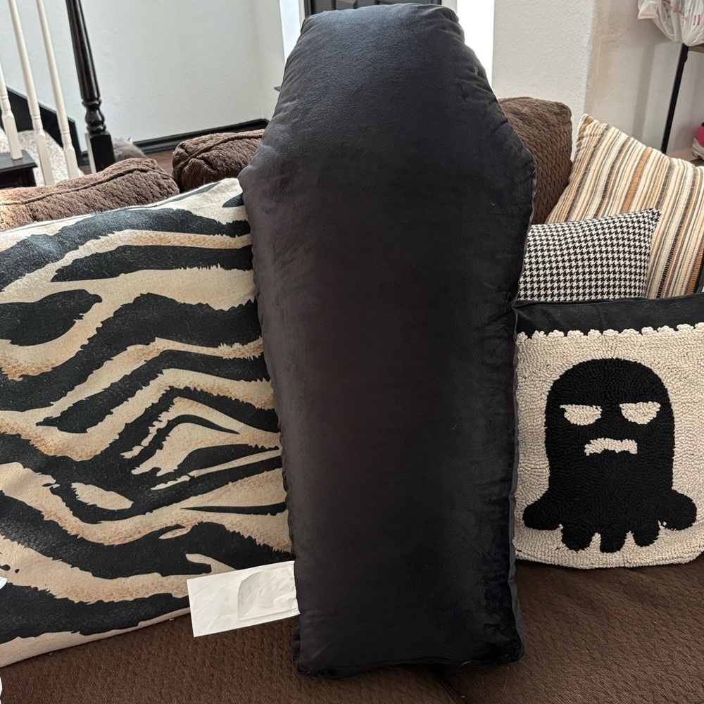 🆕Viral En Vogue Huge Skeleton Pillow - Picture 7 of 10
